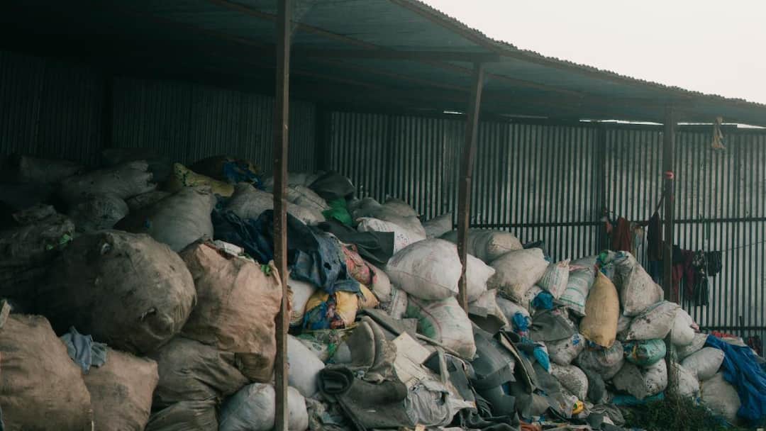 0e425ef70a3c064682012a146ae6e72117756466986561257 original